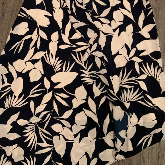 SOLD Banana Republic blue flower dress 2 - Picture 2 of 6